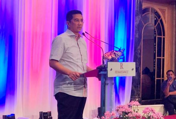'Aku pejuang dan kau pengkhianat?' - Azmin Ali 'Aku pejuang dan kau pengkhianat?' - Azmin Ali