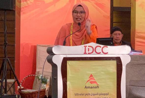 Kerajaan perlu tangani isu lambakan graduan - Warda Amanah Kerajaan perlu tangani isu lambakan graduan - Warda Amanah
