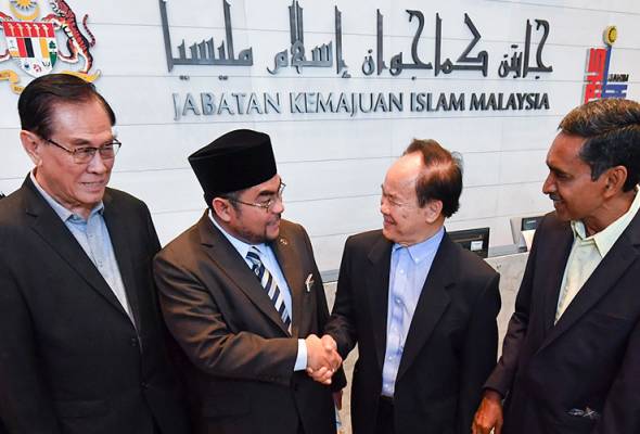 Dong Jiao Zong akui pembelajaran tulisan Jawi bukan bermotif Islamisasi - Mujahid Dong Jiao Zong akui pembelajaran tulisan Jawi bukan bermotif Islamisasi - Mujahid