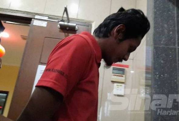 Seorang warga Indonesia didakwa miliki item berunsur keganasan Seorang warga Indonesia didakwa miliki item berunsur keganasan