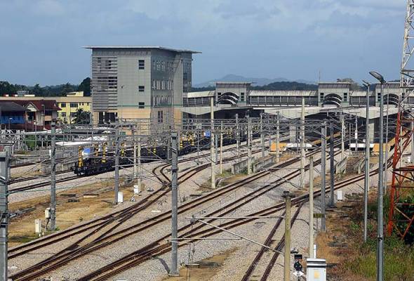 Perkhidmatan kereta api Tumpat ke Gemas dijangka kembali beroperasi pertengahan 2021 - Wee Ka Siong Perkhidmatan kereta api Tumpat ke Gemas dijangka kembali beroperasi pertengahan 2021 - Wee Ka Siong