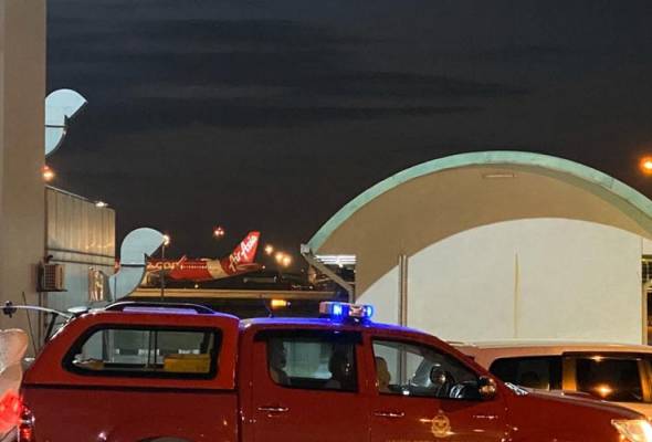 COVID-19: Pesawat khas misi kedua bawa rakyat Malaysia dari Wuhan selamat mendarat COVID-19: Pesawat khas misi kedua bawa rakyat Malaysia dari Wuhan selamat mendarat