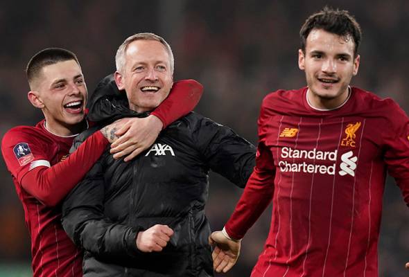 Kemenangan bukan penentu karier pemain muda - Critchley Kemenangan bukan penentu karier pemain muda - Critchley