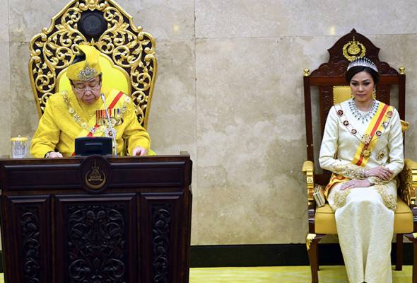 Tohmahan pembentukan kerajaan pintu belakang tidak tepat - Sultan Selangor Tohmahan pembentukan kerajaan pintu belakang tidak tepat - Sultan Selangor