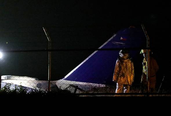 Pesawat Lionair bawa pasukan perubatan terbakar dan meletup di Filipina, 8 maut Pesawat Lionair bawa pasukan perubatan terbakar dan meletup di Filipina, 8 maut