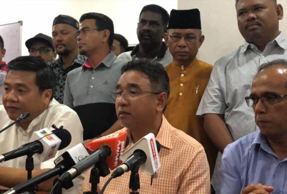 Saya tidak lepaskan jawatan, sebaliknya diberhentikan - Adly Saya tidak lepaskan jawatan, sebaliknya diberhentikan - Adly
