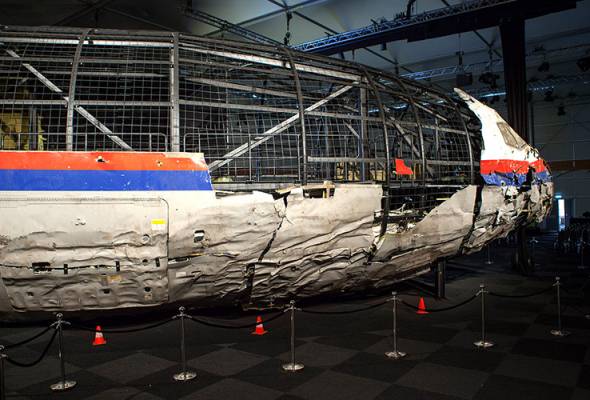 Image result for Usaha Malaysia mahu mendapatkan kotak hitam MH17 dipuji