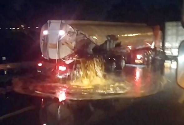 10,000 liter minyak sawit tumpah di lebuh raya 10,000 liter minyak sawit tumpah di lebuh raya