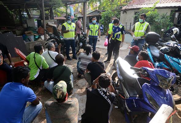 MCO defiance: RM1,000 fine too low to be deterrent - Ismail Sabri MCO defiance: RM1,000 fine too low to be deterrent - Ismail Sabri
