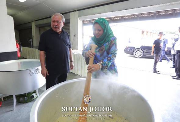 Petugas barisan hadapan bakal terima bubur lambuk air tangan Sultan Johor Petugas barisan hadapan bakal terima bubur lambuk air tangan Sultan Johor