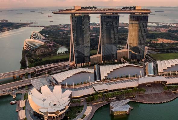 Singapura akan pastikan sektor pengisian bahan api kekal kukuh - Menteri Pengangkutan Singapura akan pastikan sektor pengisian bahan api kekal kukuh - Menteri Pengangkutan