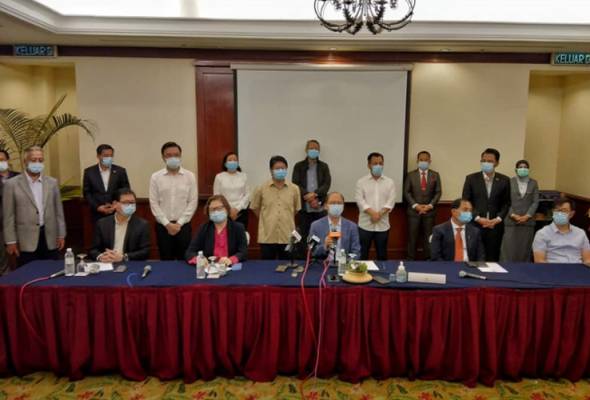 Pemimpin Sabah setia sokong Shafie Apdal terajui negeri Pemimpin Sabah setia sokong Shafie Apdal terajui negeri