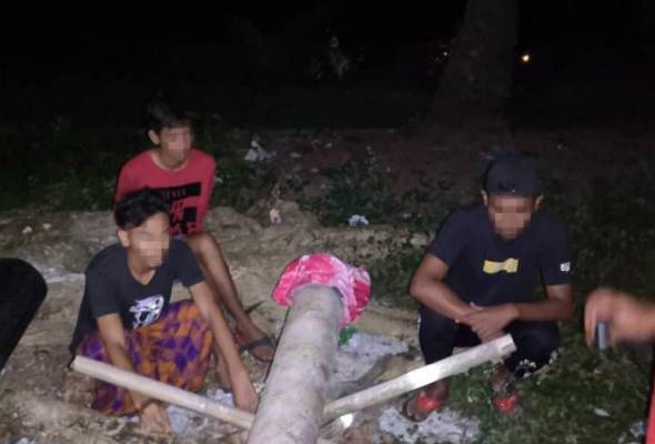 Main meriam karbaid ketika PKPB, tiga lelaki diberkas Main meriam karbaid ketika PKPB, tiga lelaki diberkas