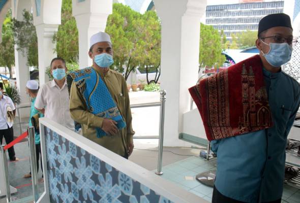 Solat Jumaat, berjemaah dibenarkan di masjid, surau di beberapa negeri hari ini Solat Jumaat, berjemaah dibenarkan di masjid, surau di beberapa negeri hari ini