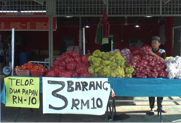 'Tiga barang RM10' - Kedai Wan Tarmizi jadi popular 'Tiga barang RM10' - Kedai Wan Tarmizi jadi popular