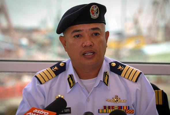Bot karam ketika cuba meloloskan diri, 14 nelayan Vietnam ditahan Bot karam ketika cuba meloloskan diri, 14 nelayan Vietnam ditahan
