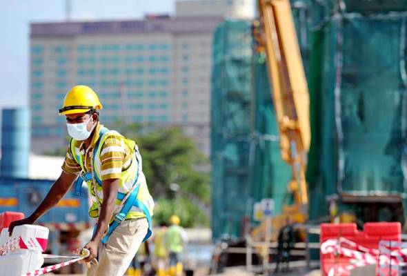 Reduce foreign workers between 30-40 per cent Academician | Astro ...