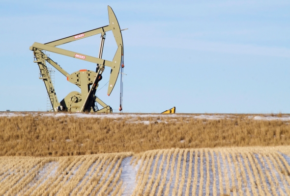 Oil falls as fears of second coronavirus wave take hold Oil falls as fears of second coronavirus wave take hold