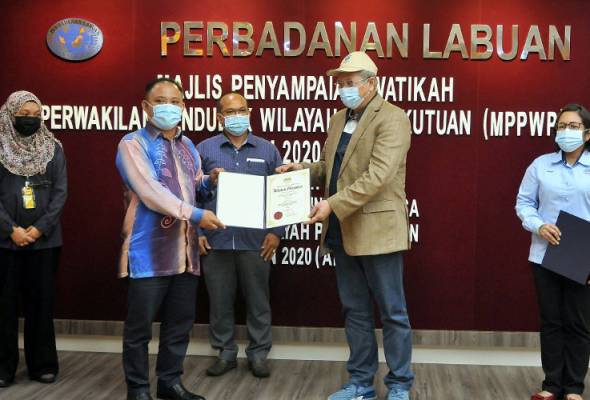 Pembinaan Jambatan Labuan perlu diberi perhatian serius - Annuar Musa Pembinaan Jambatan Labuan perlu diberi perhatian serius - Annuar Musa