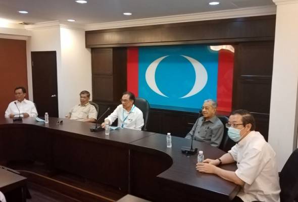 DAP, Amanah mahu PKR terima pilihan kedua Majlis Presiden PH DAP, Amanah mahu PKR terima pilihan kedua Majlis Presiden PH