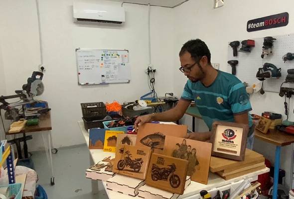 'Asalkan bijak rebut peluang, apa sahaja boleh jadi duit' 'Asalkan bijak rebut peluang, apa sahaja boleh jadi duit'