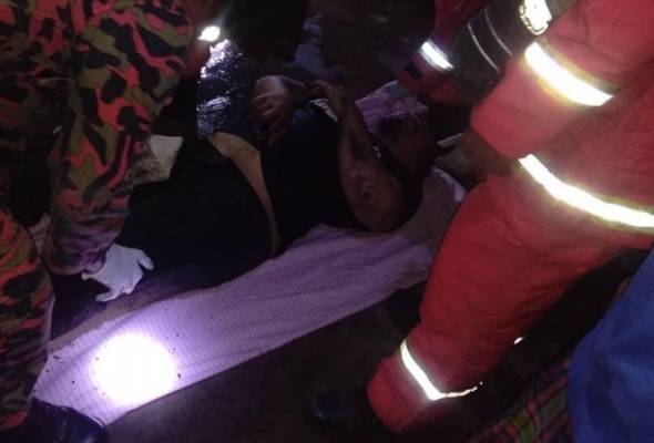 Dua cedera apabila motosikal cuba dihidupkan tiba-tiba terbakar Dua cedera apabila motosikal cuba dihidupkan tiba-tiba terbakar