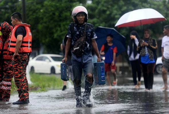 Mangsa banjir di Muar, Tangkak berkurangan kepada 159 orang pagi ini Mangsa banjir di Muar, Tangkak berkurangan kepada 159 orang pagi ini