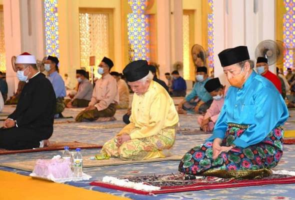 Tun Taib, Abang Johari lunas kewajipan Aidiladha tanpa abai SOP Tun Taib, Abang Johari lunas kewajipan Aidiladha tanpa abai SOP