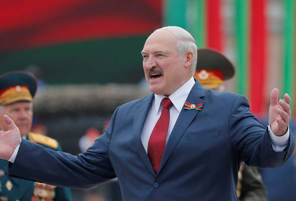 Presiden Belarus sah dijangkiti selepas dakwa sauna, vodka mampu elak COVID-19 Presiden Belarus sah dijangkiti selepas dakwa sauna, vodka mampu elak COVID-19