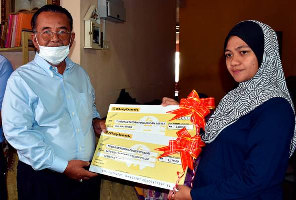 Pregnant wife of crash victim receives Socso monthly assistance of RM1,179 Pregnant wife of crash victim receives Socso monthly assistance of RM1,179