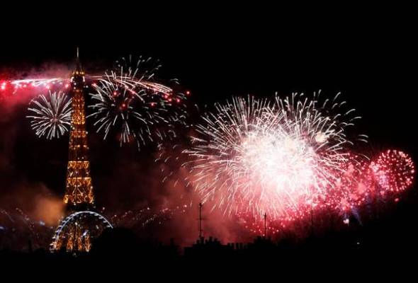Puncak Menara Eiffel kini dibuka, rancakkan semula pelancongan Perancis Puncak Menara Eiffel kini dibuka, rancakkan semula pelancongan Perancis