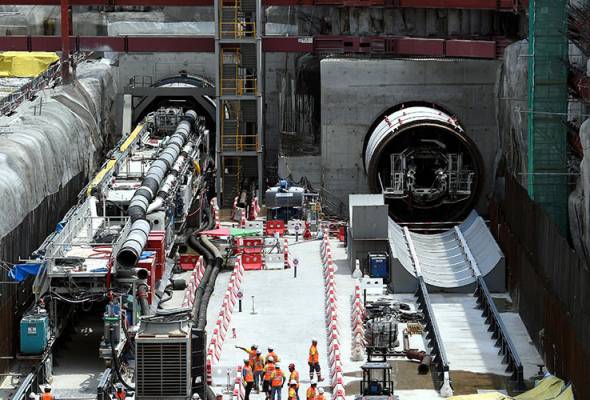 Final tunnel boring machine breakthrough for MRT Putrajaya line Final tunnel boring machine breakthrough for MRT Putrajaya line