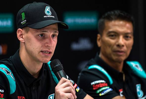Kemenangan berganda lonjak semangat pasukan Petronas Yamaha SRT Kemenangan berganda lonjak semangat pasukan Petronas Yamaha SRT