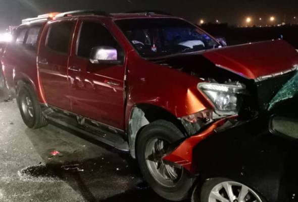 8 sekeluarga nyaris maut dalam nahas dua kenderaan di Kepala Batas 8 sekeluarga nyaris maut dalam nahas dua kenderaan di Kepala Batas