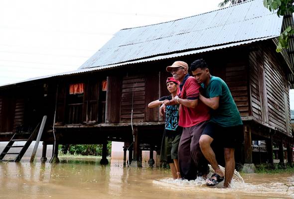 Flash floods hit five villages in Negeri Sembilan, 308 affected Flash floods hit five villages in Negeri Sembilan, 308 affected