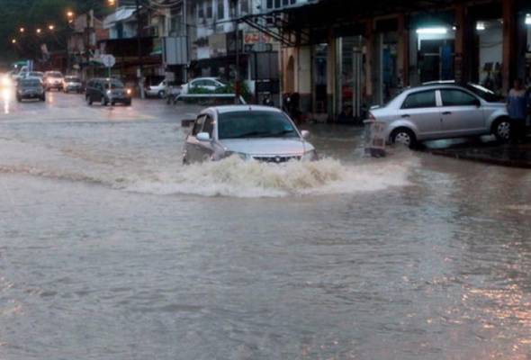 Mangsa banjir di Johor meningkat mendadak Mangsa banjir di Johor meningkat mendadak