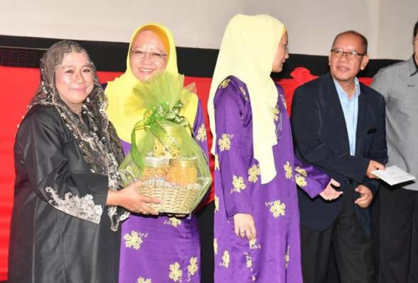 Bantuan Finas seolah-olah dapat 'oksigen' baharu - Wan 