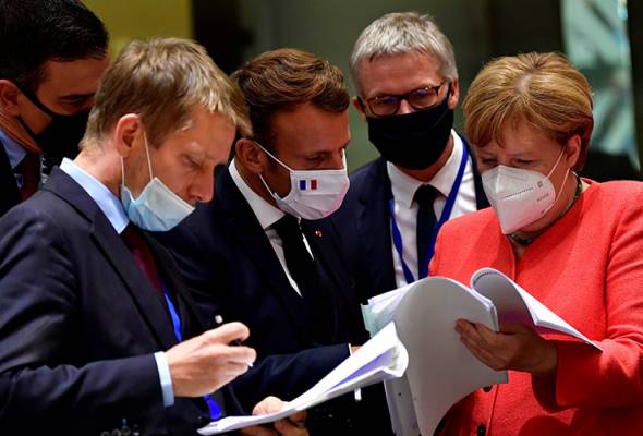 Pemimpin EU hampir capai persetujuan pelan rangsangan ekonomi 750b Euro Pemimpin EU hampir capai persetujuan pelan rangsangan ekonomi 750b Euro