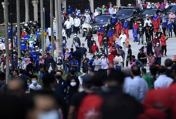 Kes penyokong Najib: Sembilan individu selesai beri keterangan - Ketua Polis Negara Kes penyokong Najib: Sembilan individu selesai beri keterangan - Ketua Polis Negara