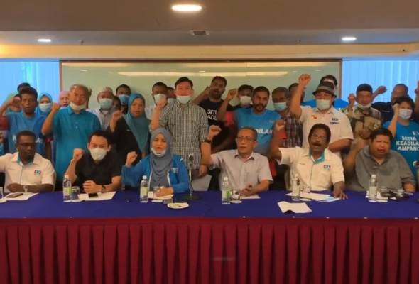 250 ahli PKR Ampang umum keluar parti, cabang terbubar secara automatik 250 ahli PKR Ampang umum keluar parti, cabang terbubar secara automatik