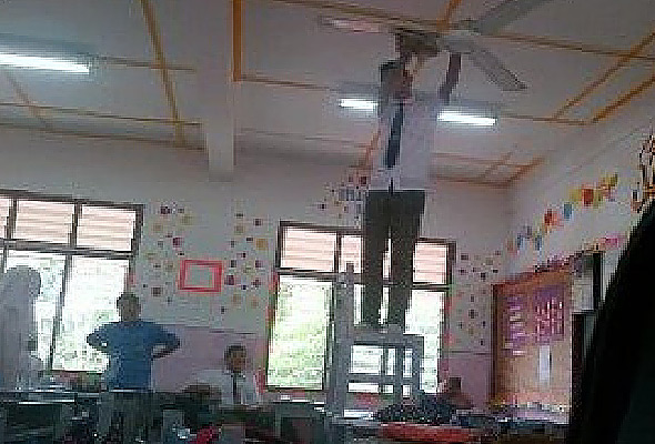 Jatuh, maut di sekolah: Guru besar atau pengetua wajar didakwa Jatuh, maut di sekolah: Guru besar atau pengetua wajar didakwa