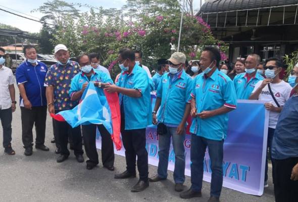 Lebih 3,000 ahli PKR Cabang Pitas keluar parti Lebih 3,000 ahli PKR Cabang Pitas keluar parti