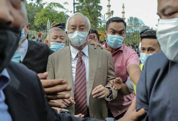 Kes SRC: Sithambaran petik undang-undang kes libatkan beberapa pemimpin dalam hujah Kes SRC: Sithambaran petik undang-undang kes libatkan beberapa pemimpin dalam hujah