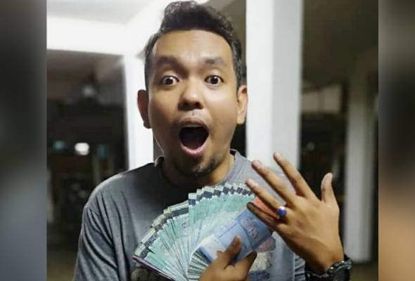 Hanya dengan tiru orang  Aizzul berjaya  raih pendapatan 