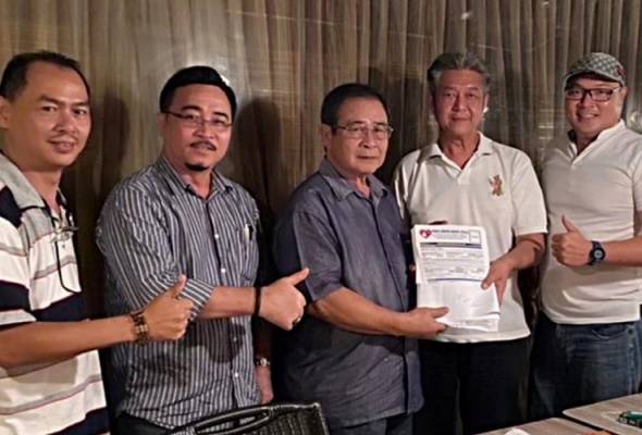 Lebih 1,000 ahli PKR cabang Api-Api keluar parti, sertai PCS Lebih 1,000 ahli PKR cabang Api-Api keluar parti, sertai PCS