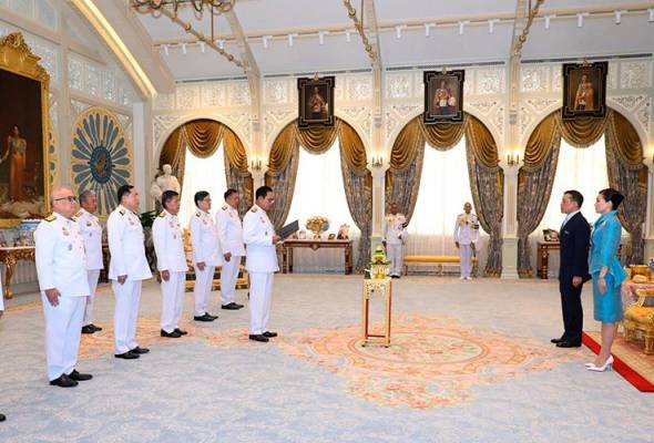 Kabinet baharu Thailand angkat sumpah Kabinet baharu Thailand angkat sumpah