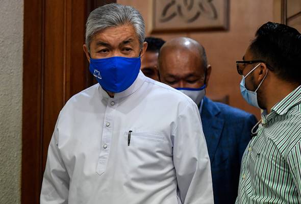 BN tidak campur urusan Pas mahu daftar PN - Zahid Hamidi BN tidak campur urusan Pas mahu daftar PN - Zahid Hamidi