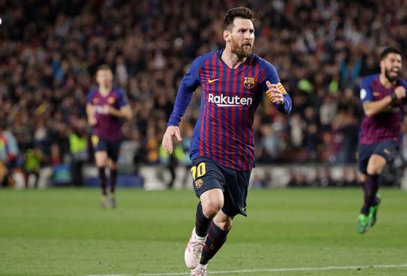 Messi ketepi Ronaldo sebagai pemain dengan pendapatan terbesar di dunia Messi ketepi Ronaldo sebagai pemain dengan pendapatan terbesar di dunia