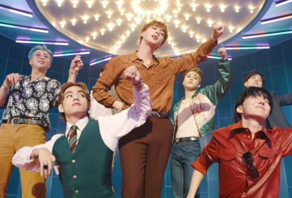 Pecah rekod lagi! BTS raih lebih 100 juta tontonan dalam masa 24 jam Pecah rekod lagi! BTS raih lebih 100 juta tontonan dalam masa 24 jam