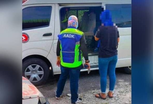 Ibu kepada bayi kembar berusia tujuh bulan ditahan kerana positif dadah Ibu kepada bayi kembar berusia tujuh bulan ditahan kerana positif dadah